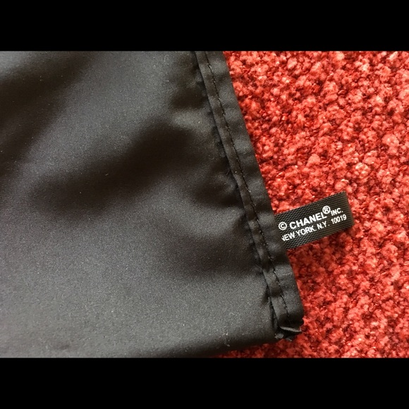 Chanel  Satin bags with draw string closure - Picture 3 of 3